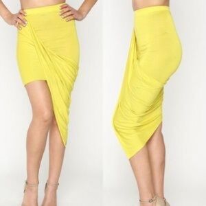 Yellow Asymmetrical Twist Front‎ Skirt